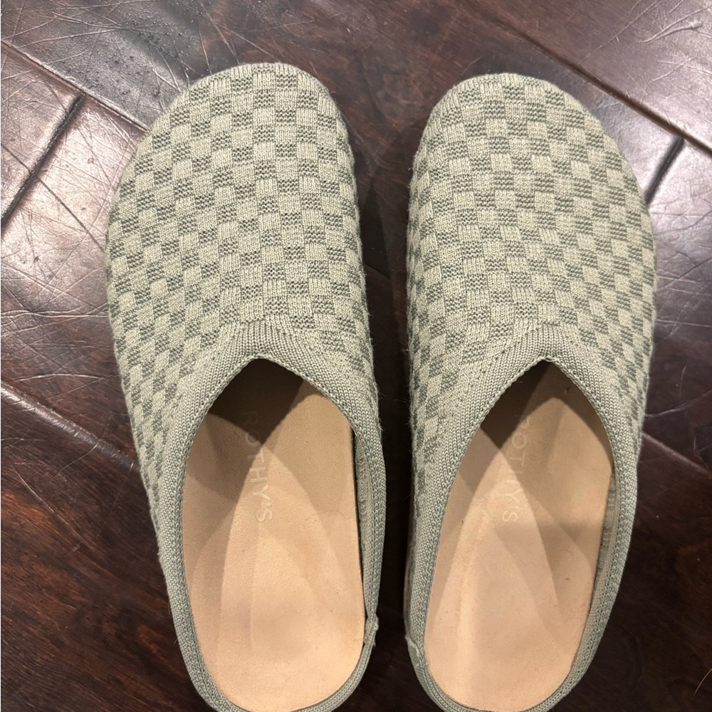 Rothys hemp sage clogs size 8